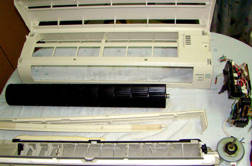 Disassembled cleaned air conditioner